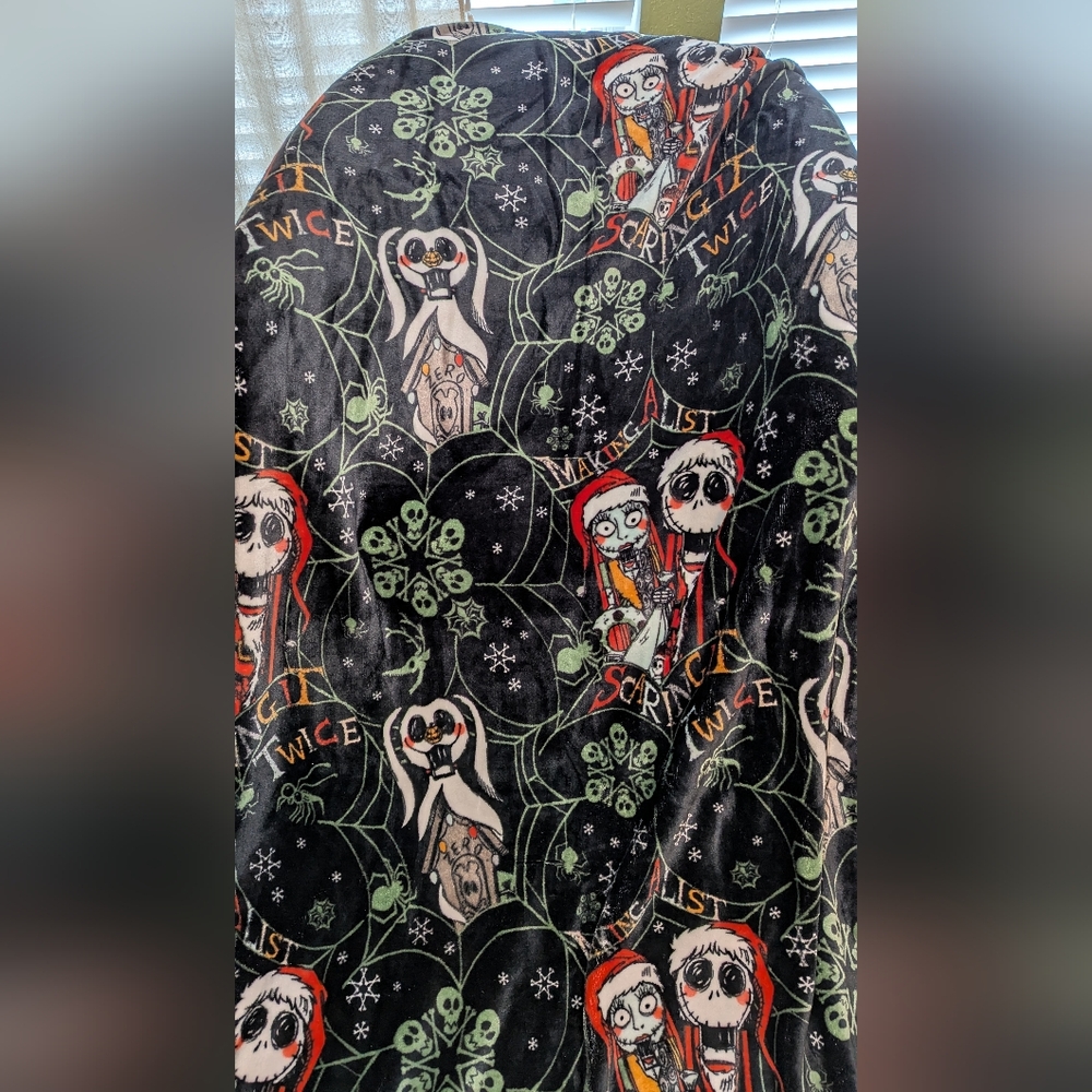 Black and Red Nightmare Before Christmas Nutcracker Vibes Throw Blanket